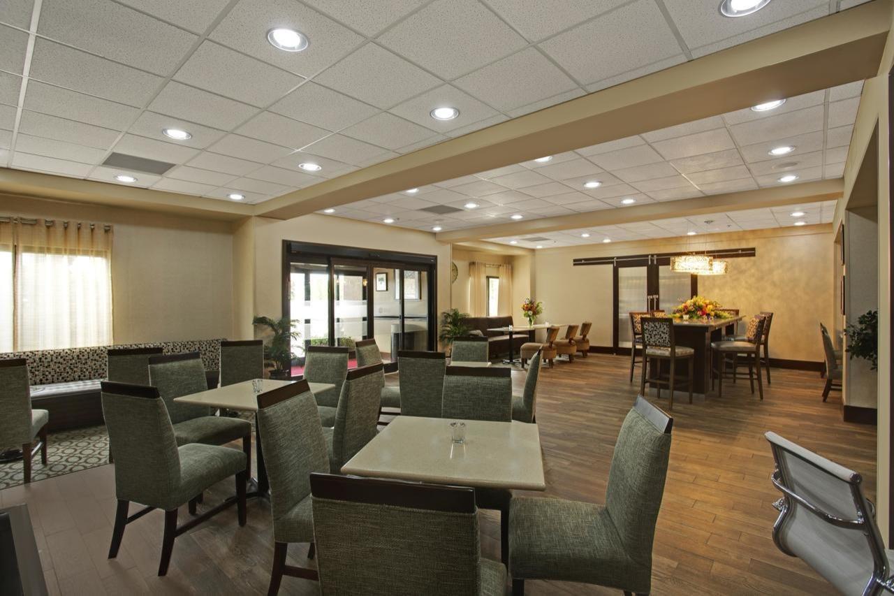 Hampton Inn Cullman Bagian luar foto